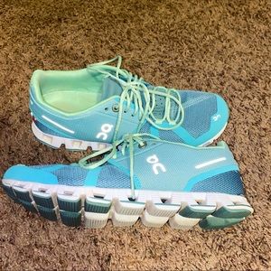 on cloud blue tennis shoes